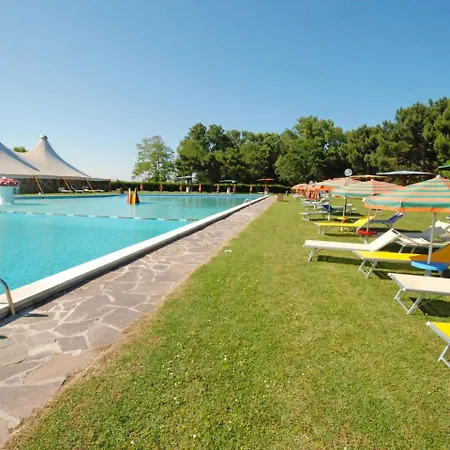 Locazione Turistica Borsetti.8 Holiday home *