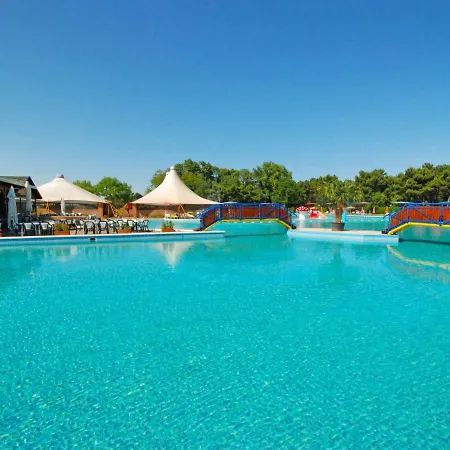 Locazione Turistica Borsetti.8 Holiday home